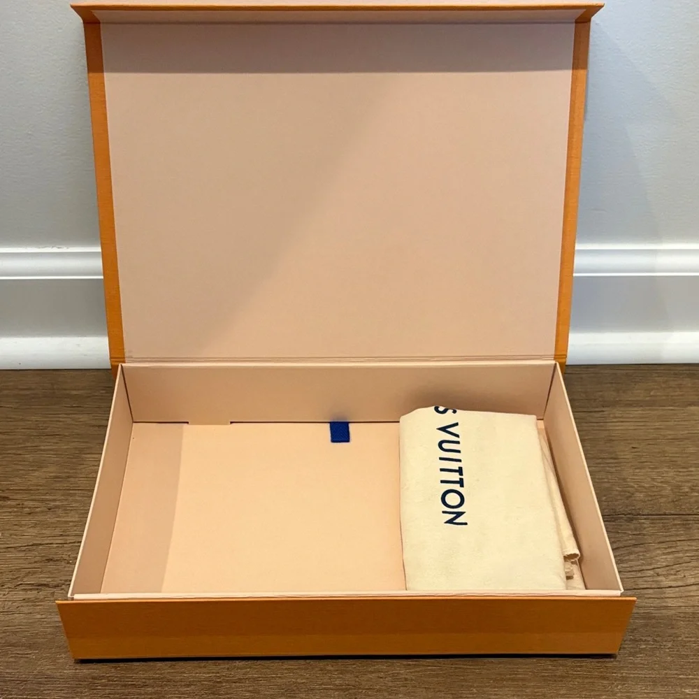 Louis Vuitton Vibrant Orange Gift Box - Picture 3 of 3